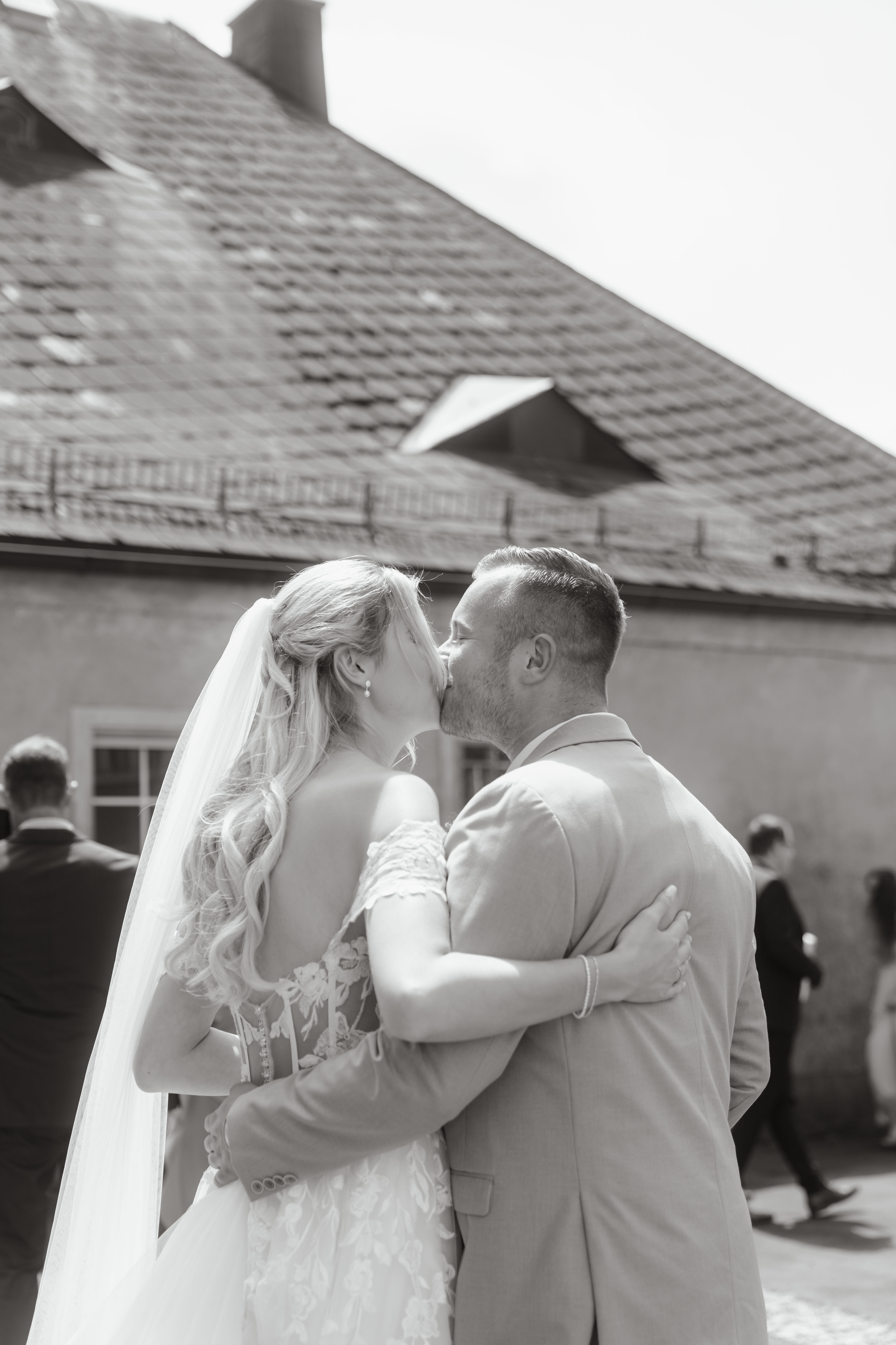 Wedding Kiss B&W